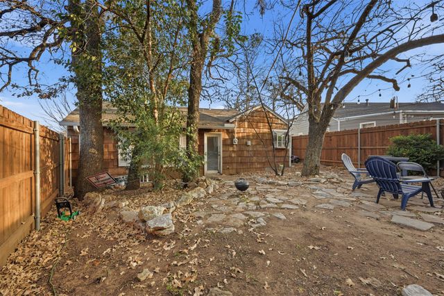 2129 Cardinal Lane, Fort Worth, TX 76111