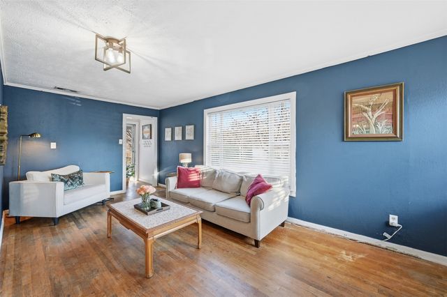 2129 Cardinal Lane, Fort Worth, TX 76111