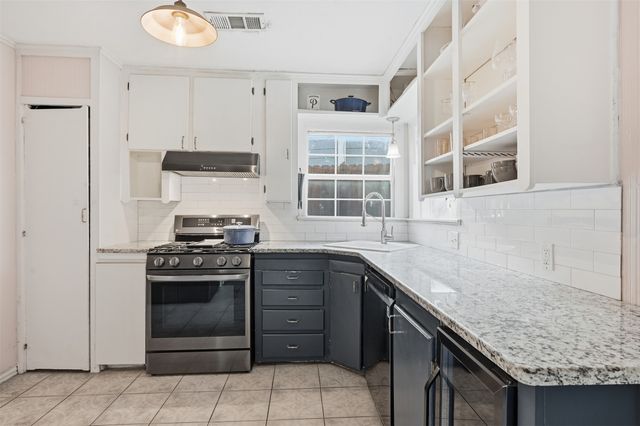 2129 Cardinal Lane, Fort Worth, TX 76111