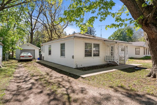 N6566 Elder ROAD, Delavan, WI 53115