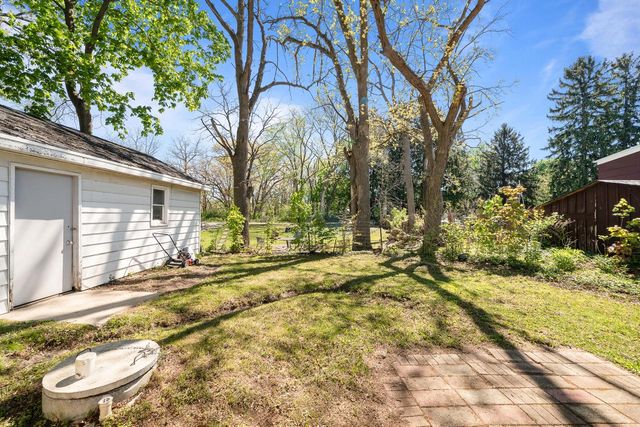 N6566 Elder ROAD, Delavan, WI 53115