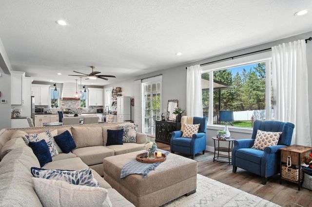 60849 Westview Dr, Nine Mile Falls, WA 99026