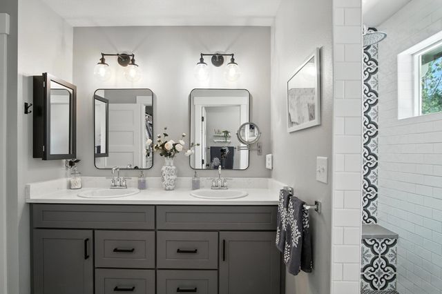 60849 Westview Dr, Nine Mile Falls, WA 99026