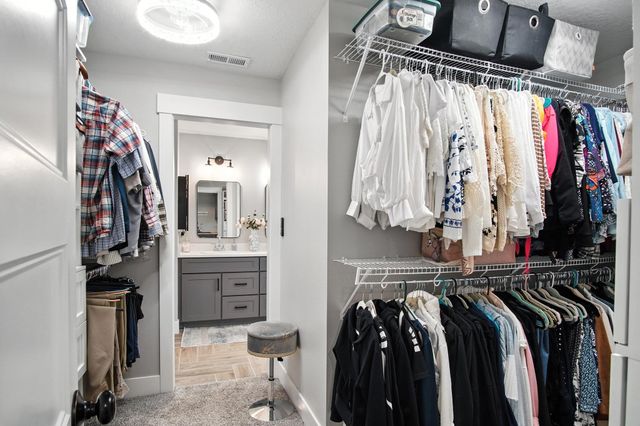 60849 Westview Dr, Nine Mile Falls, WA 99026