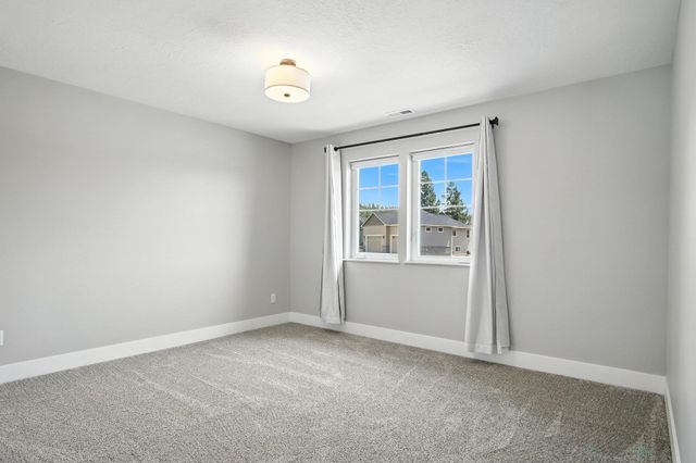 60849 Westview Dr, Nine Mile Falls, WA 99026