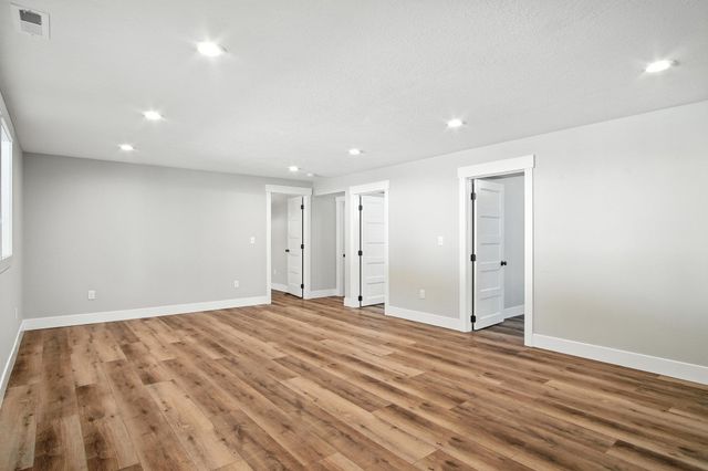 60849 Westview Dr, Nine Mile Falls, WA 99026