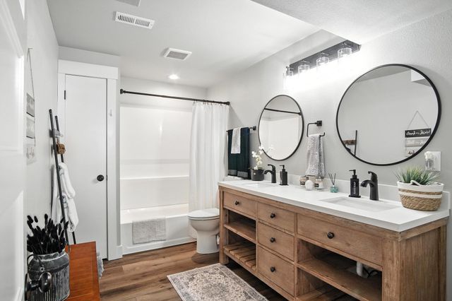 60849 Westview Dr, Nine Mile Falls, WA 99026