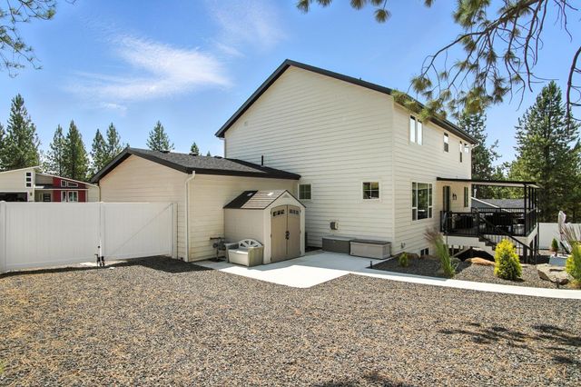 60849 Westview Dr, Nine Mile Falls, WA 99026