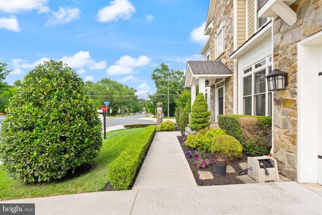 9311 TALISMAN DR, Vienna, VA 22182