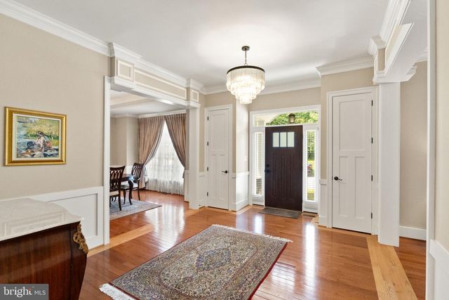 9311 TALISMAN DR, Vienna, VA 22182