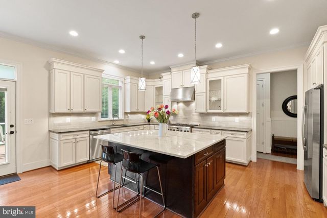9311 TALISMAN DR, Vienna, VA 22182