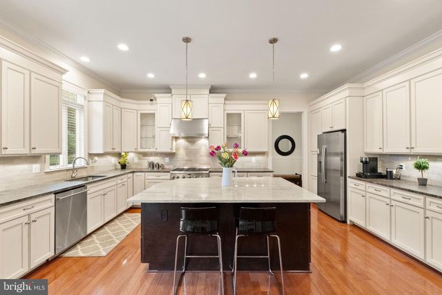 9311 TALISMAN DR, Vienna, VA 22182