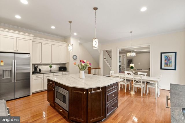 9311 TALISMAN DR, Vienna, VA 22182