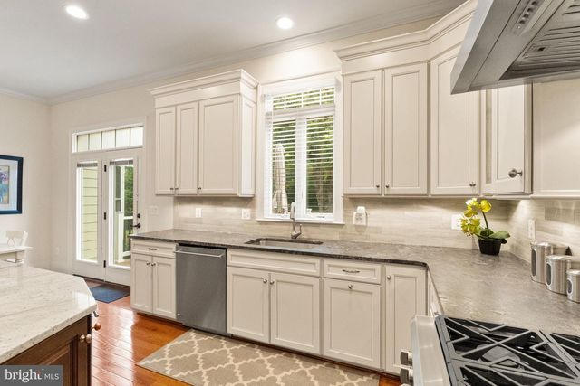 9311 TALISMAN DR, Vienna, VA 22182