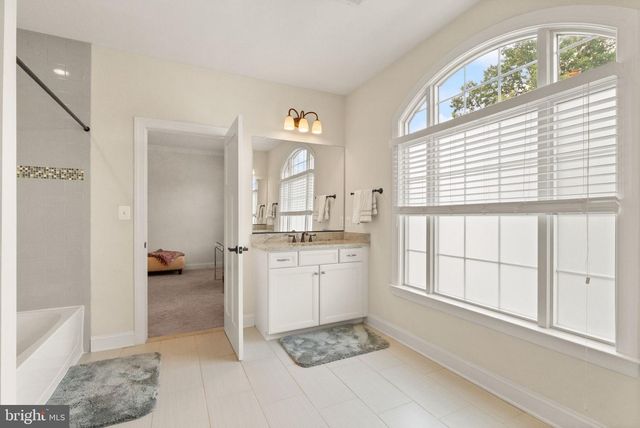 9311 TALISMAN DR, Vienna, VA 22182