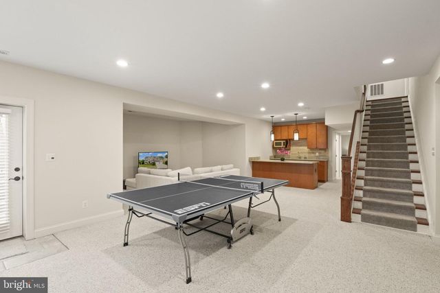 9311 TALISMAN DR, Vienna, VA 22182
