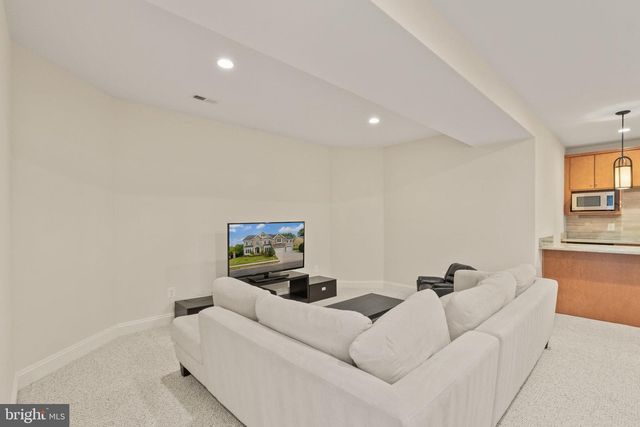 9311 TALISMAN DR, Vienna, VA 22182