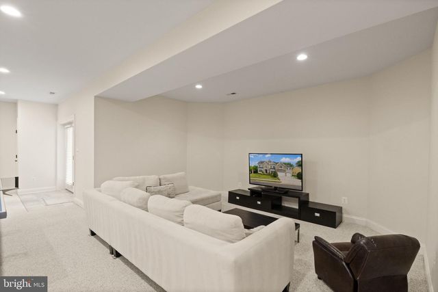 9311 TALISMAN DR, Vienna, VA 22182