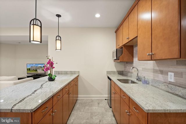9311 TALISMAN DR, Vienna, VA 22182