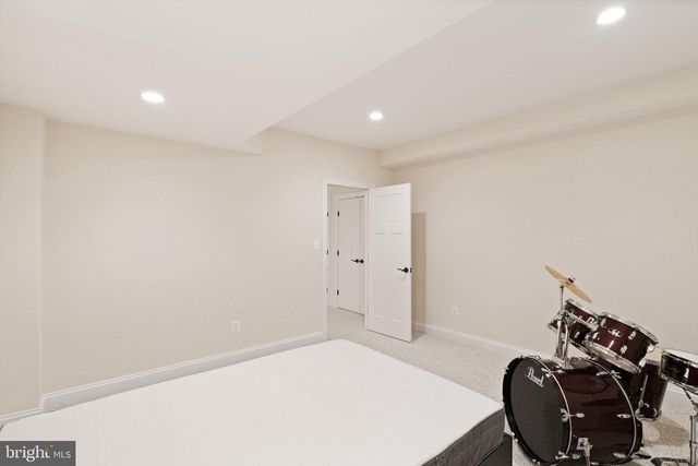 9311 TALISMAN DR, Vienna, VA 22182
