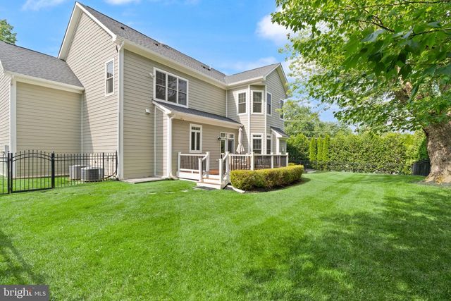 9311 TALISMAN DR, Vienna, VA 22182