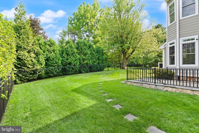 9311 TALISMAN DR, Vienna, VA 22182