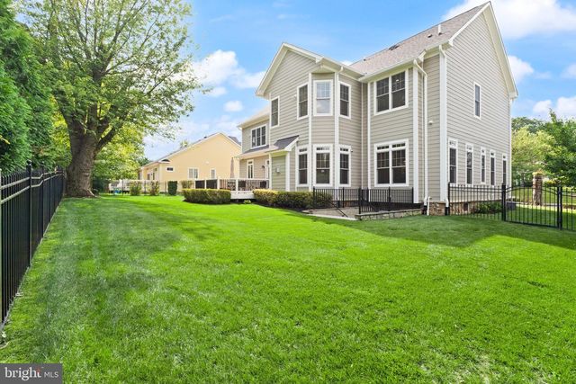 9311 TALISMAN DR, Vienna, VA 22182