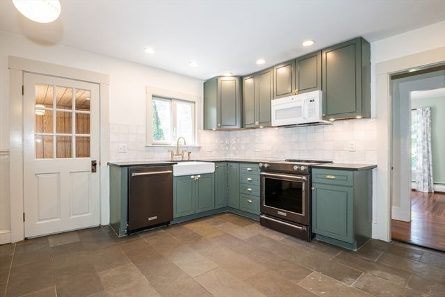 34 Lowell Road, North Reading, MA 01864