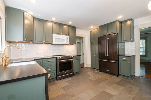 34 Lowell Road, North Reading, MA 01864