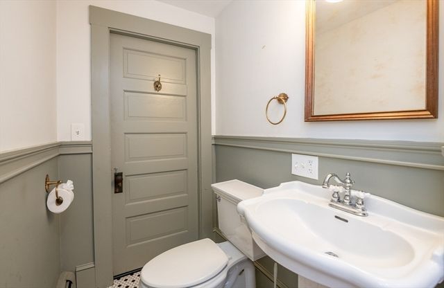 34 Lowell Road, North Reading, MA 01864