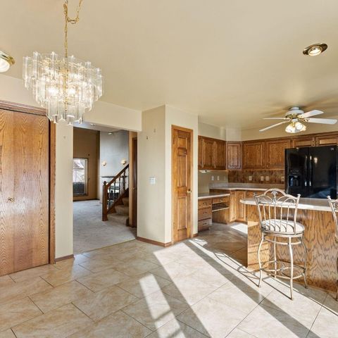 S75W17601 Harbor CIRCLE, Muskego, WI 53150