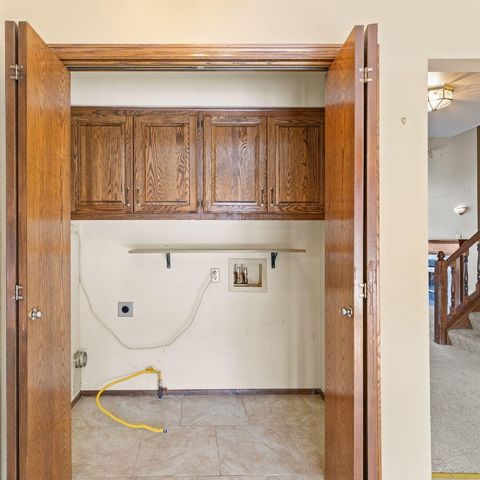 S75W17601 Harbor CIRCLE, Muskego, WI 53150