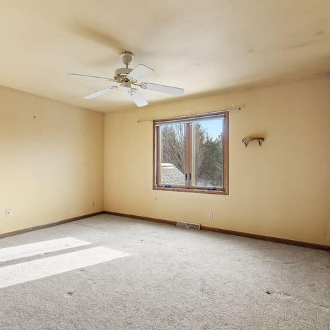 S75W17601 Harbor CIRCLE, Muskego, WI 53150