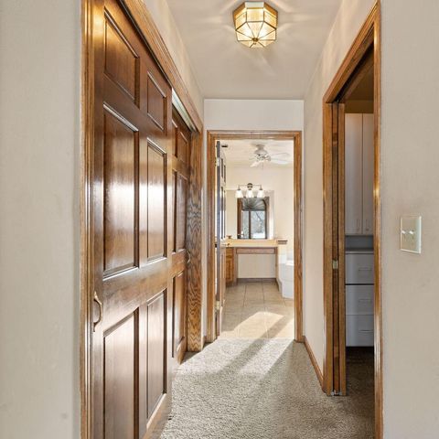 S75W17601 Harbor CIRCLE, Muskego, WI 53150