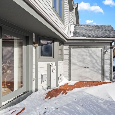 S75W17601 Harbor CIRCLE, Muskego, WI 53150