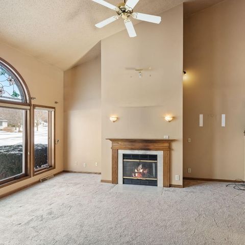 S75W17601 Harbor CIRCLE, Muskego, WI 53150