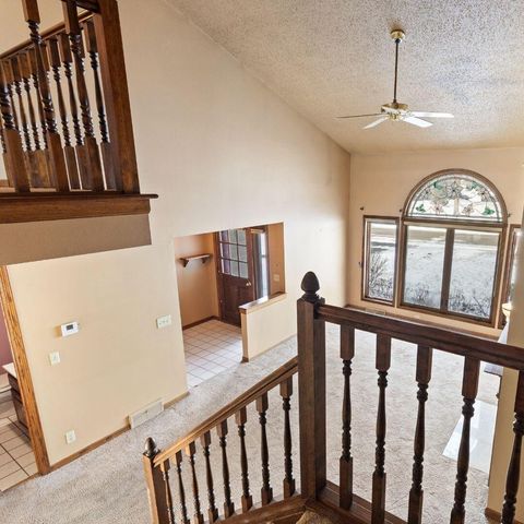 S75W17601 Harbor CIRCLE, Muskego, WI 53150