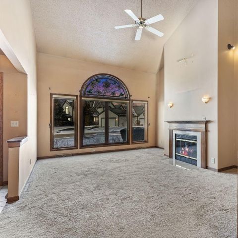 S75W17601 Harbor CIRCLE, Muskego, WI 53150