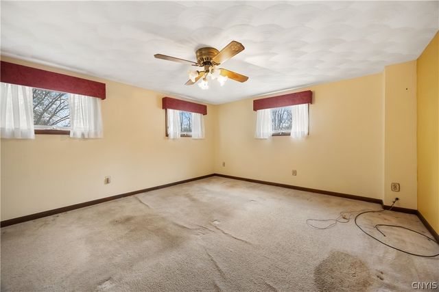 8258 Thompson Road, Cicero, NY 13039