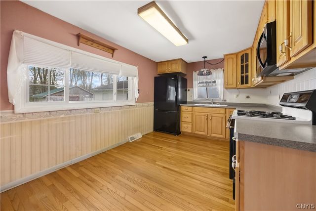 8258 Thompson Road, Cicero, NY 13039
