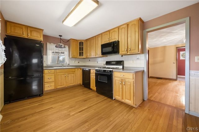 8258 Thompson Road, Cicero, NY 13039