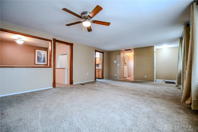 7233 Serpentine Drive, Dayton, OH 45424