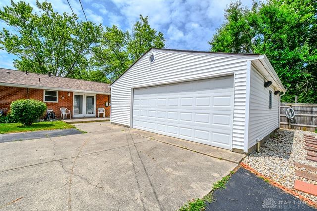 7233 Serpentine Drive, Dayton, OH 45424