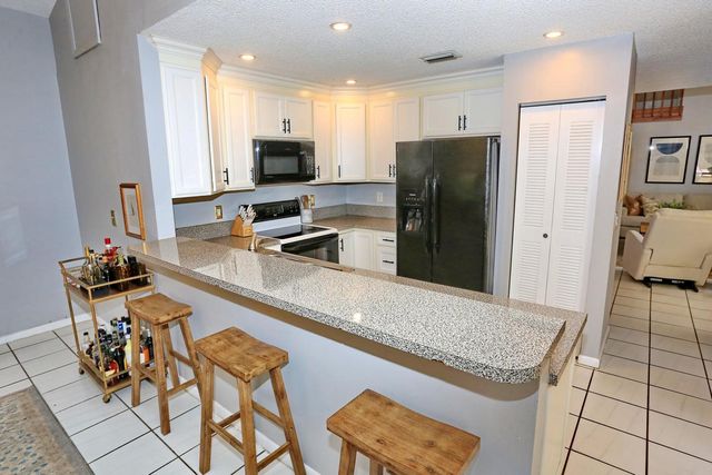 15061 Durham Lane, Davie, FL 33331