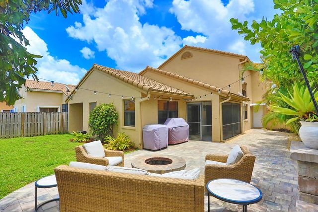 15061 Durham Lane, Davie, FL 33331