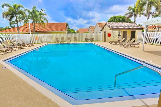 15061 Durham Lane, Davie, FL 33331