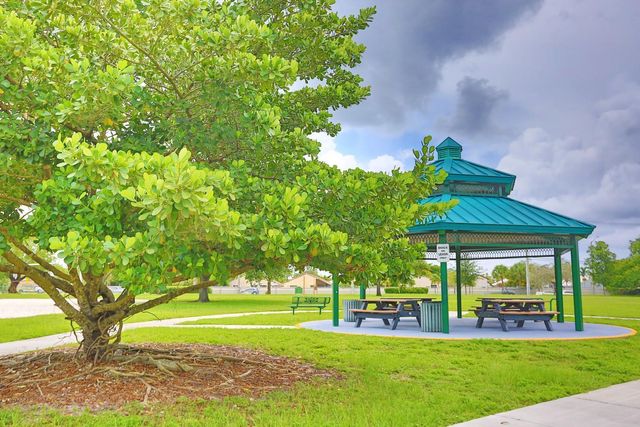 15061 Durham Lane, Davie, FL 33331