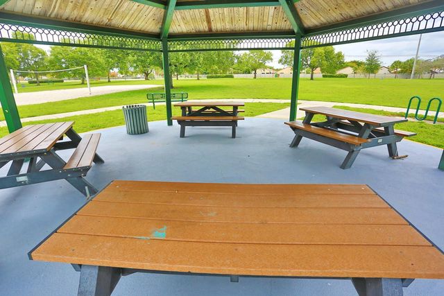 15061 Durham Lane, Davie, FL 33331