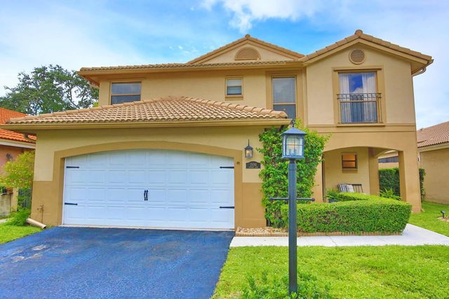 15061 Durham Lane, Davie, FL 33331