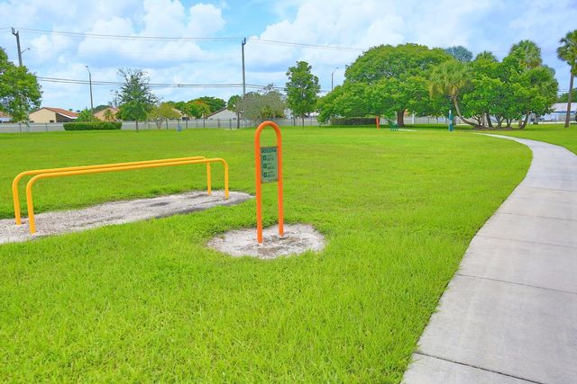 15061 Durham Lane, Davie, FL 33331
